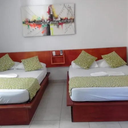 Hostal Marbella Tradition *